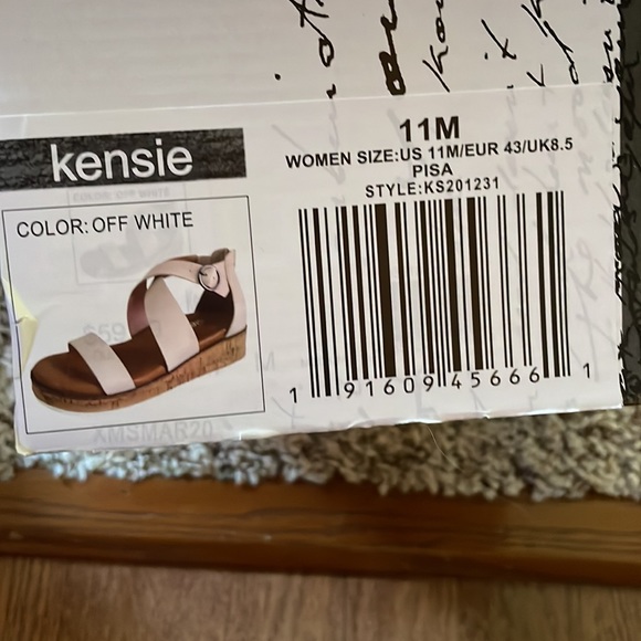 Worn once. Great sandals. - Picture 2 of 2